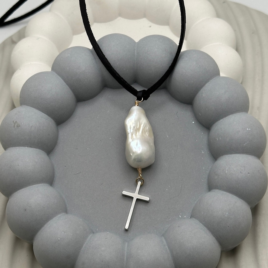 Perla Crúz Silver Choker