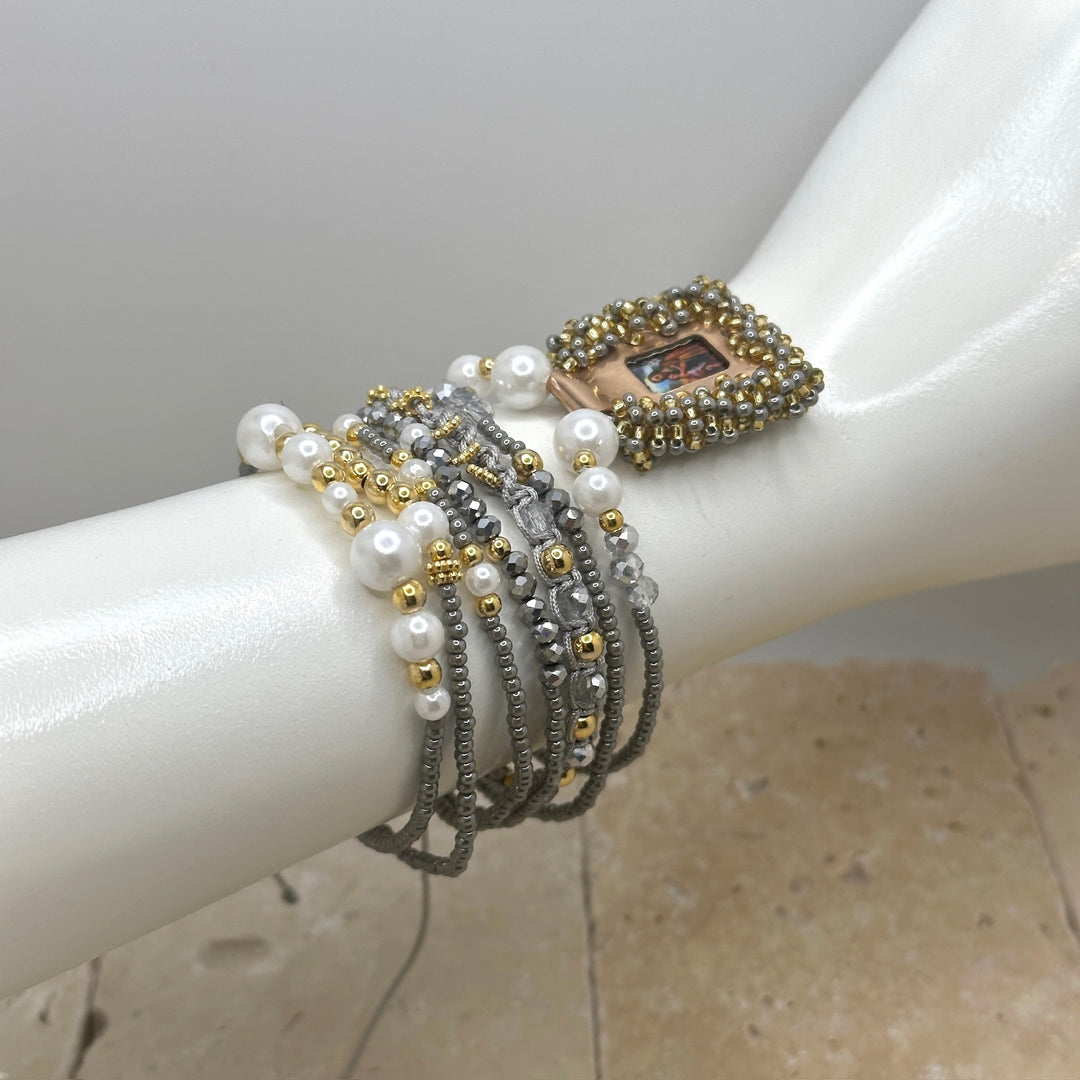 Virgen Gris Bracelets