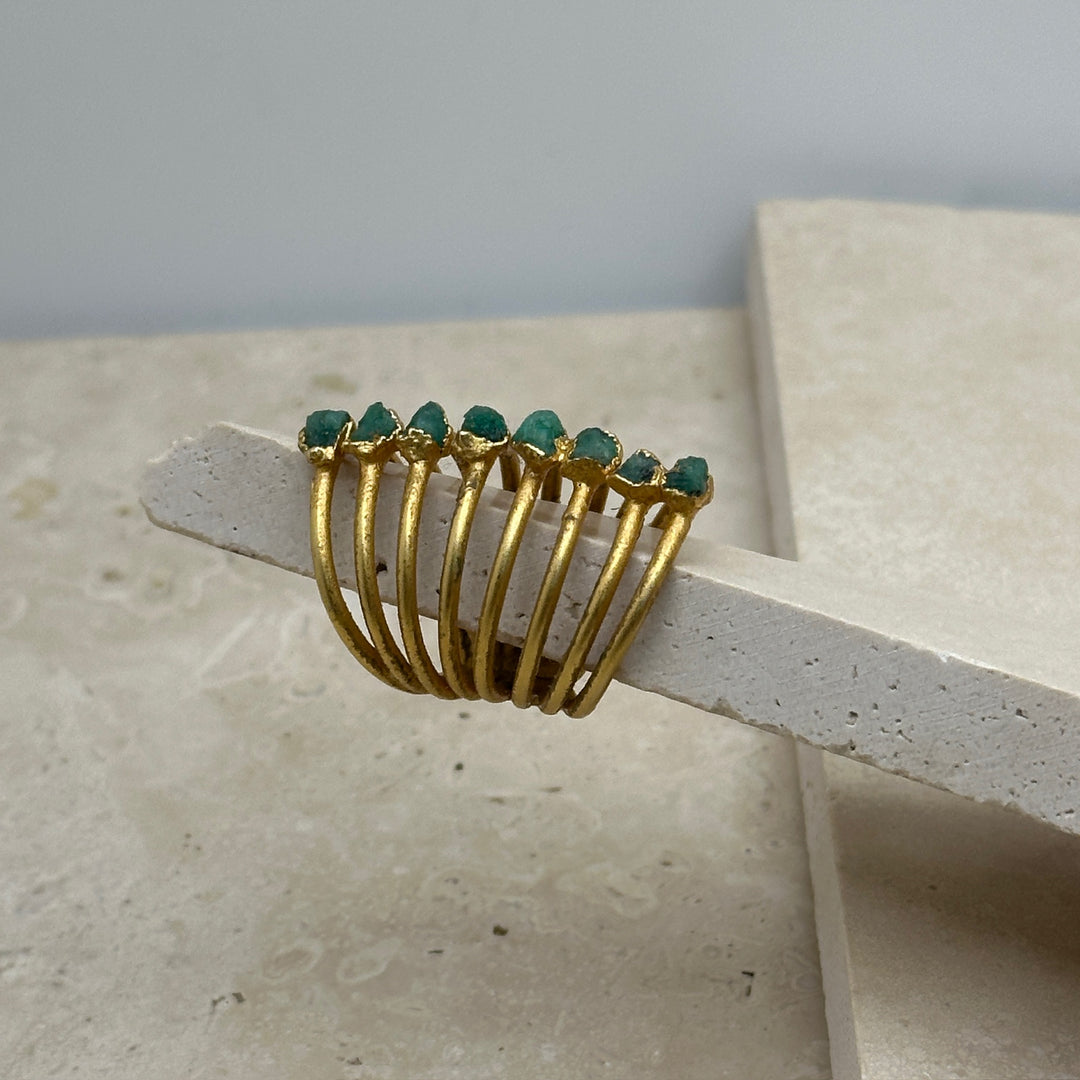 Rústica Esmeralda Ring