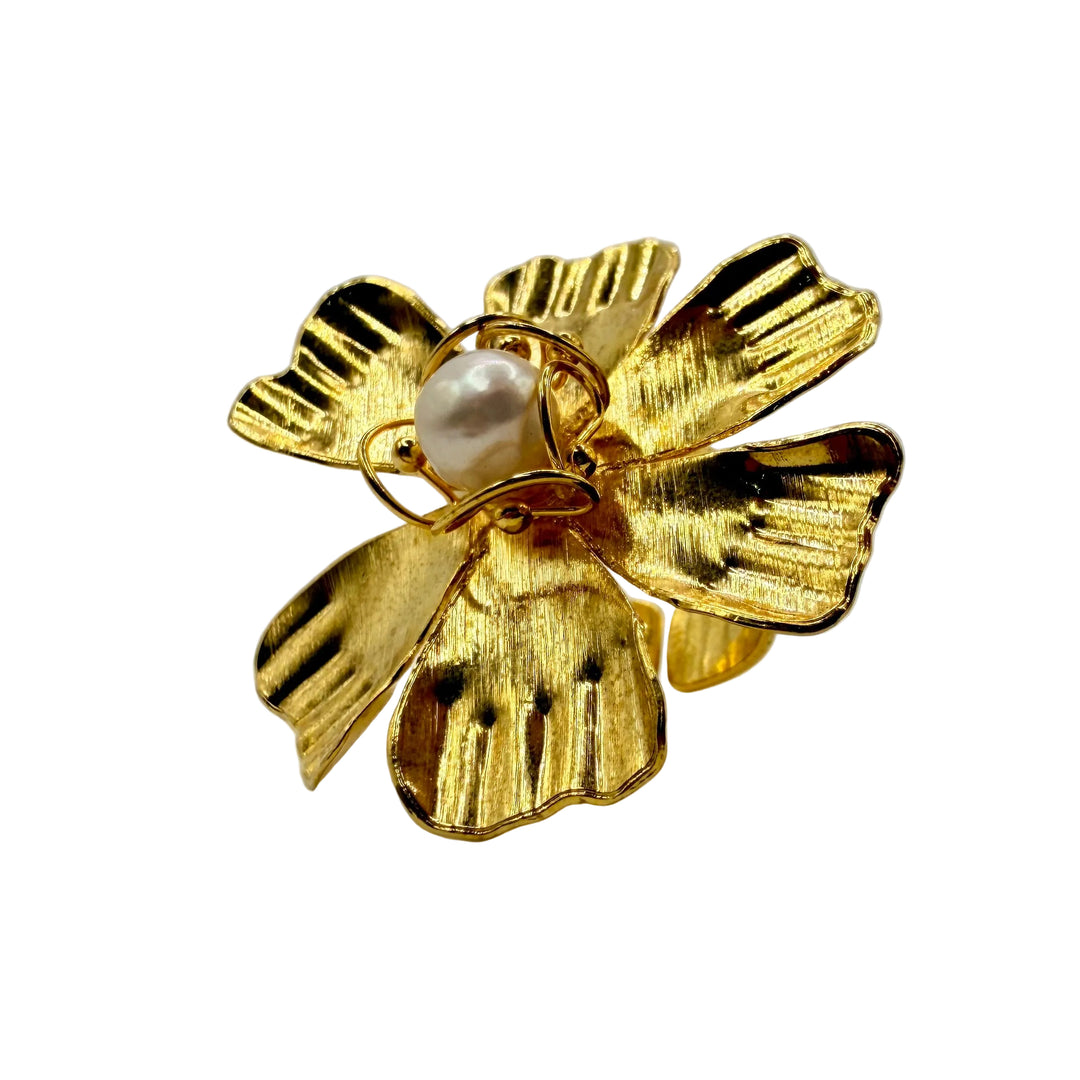 Pearl daisy ring