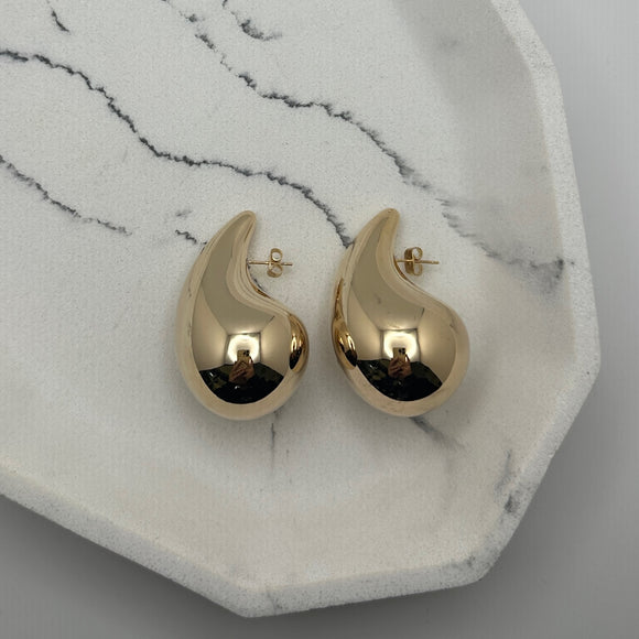 Gold Drop L Earrings