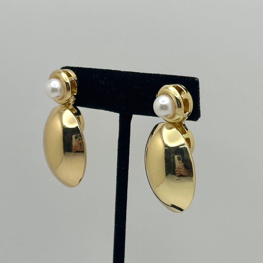 Oval Pearl Earrings