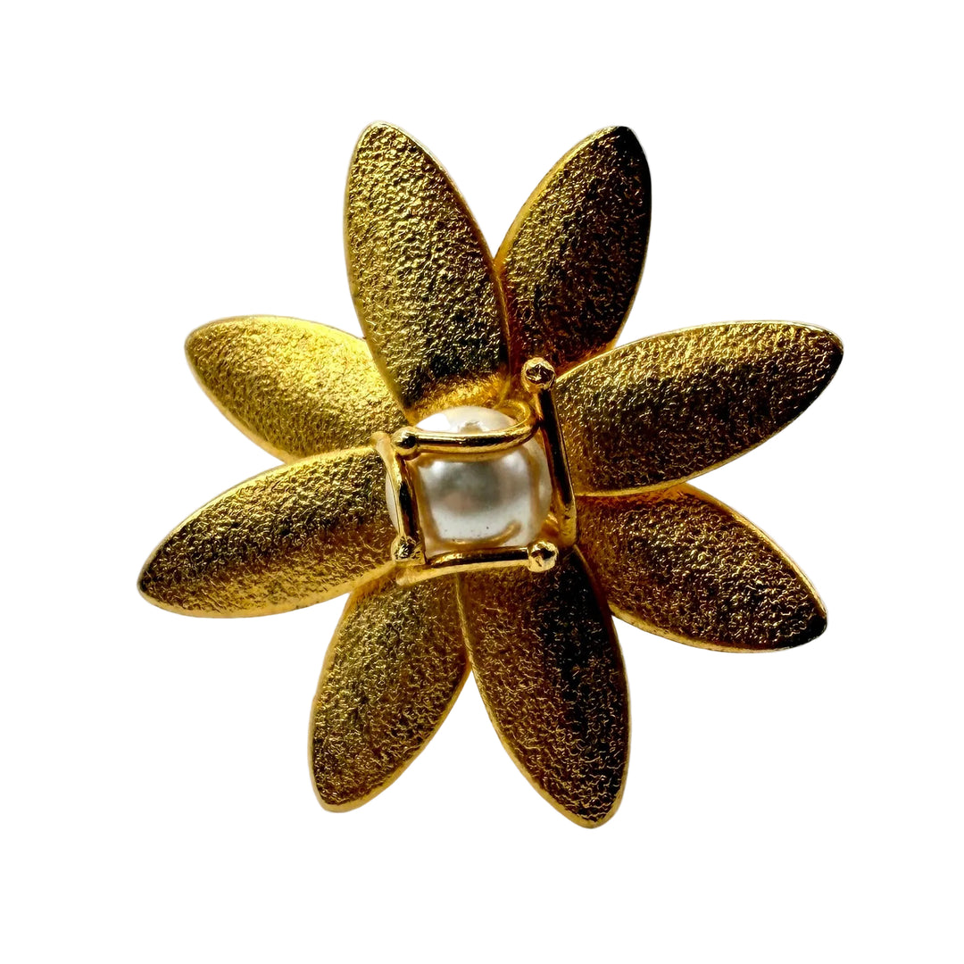 Pearl bloom ring