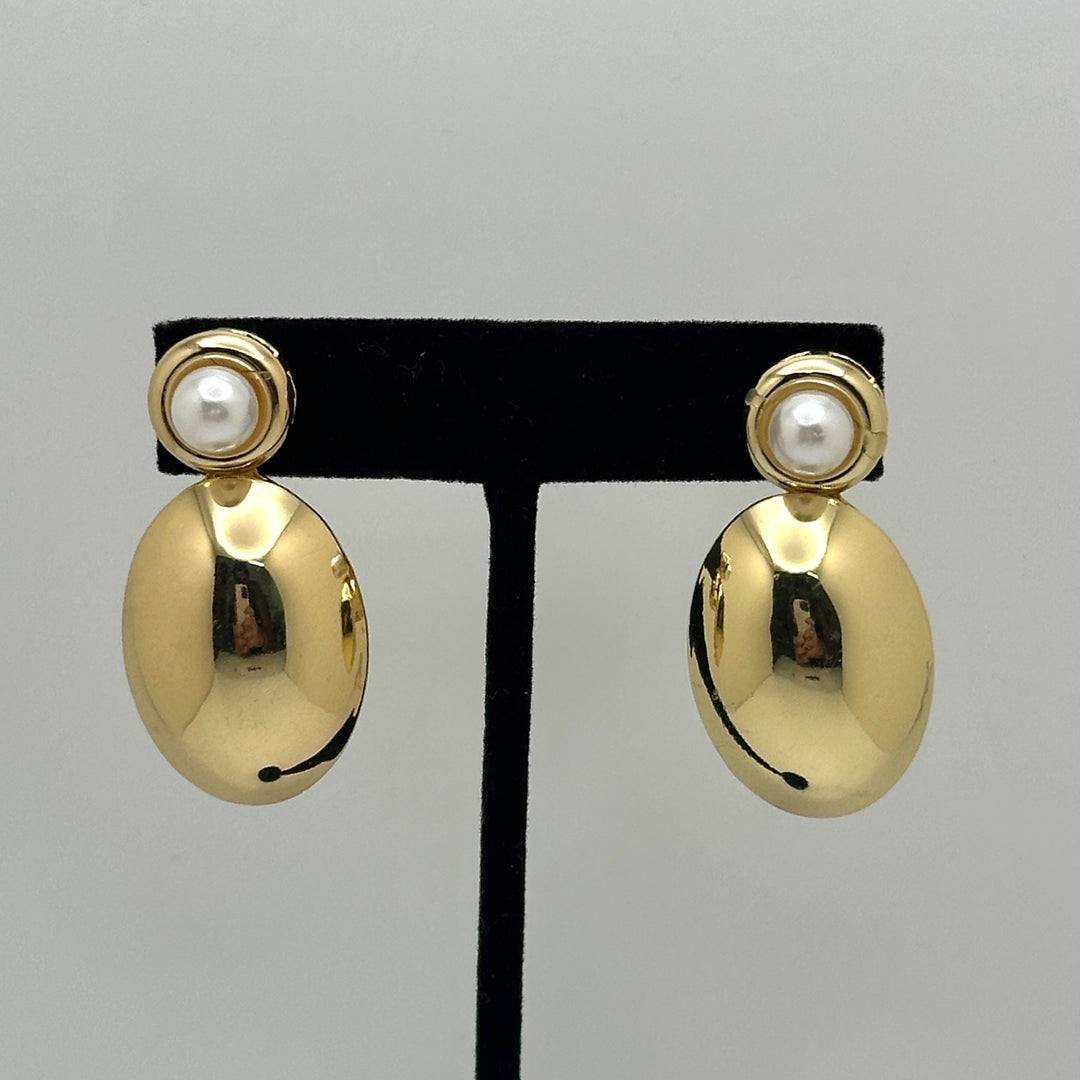 Oval Pearl Earrings