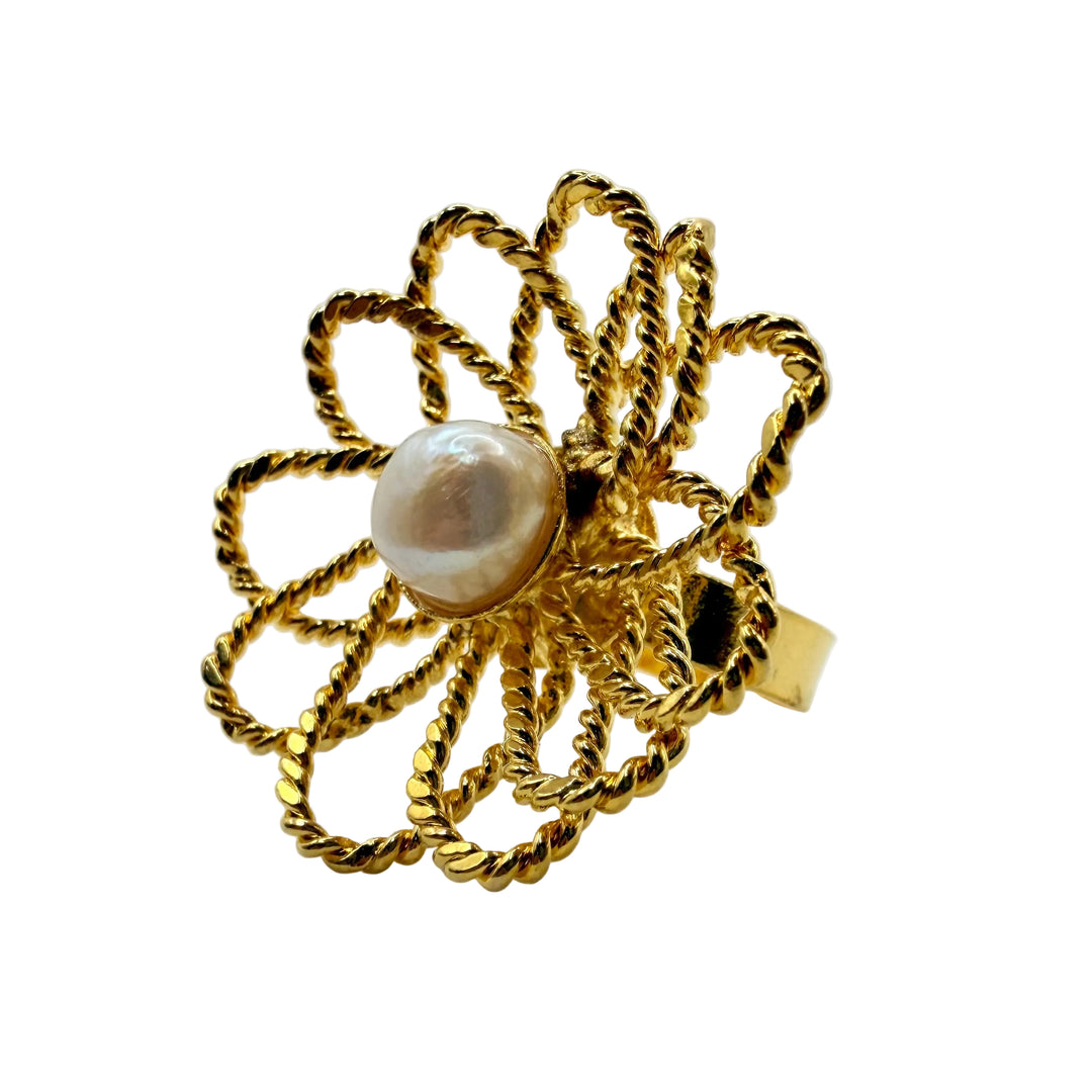 Pearl petals ring