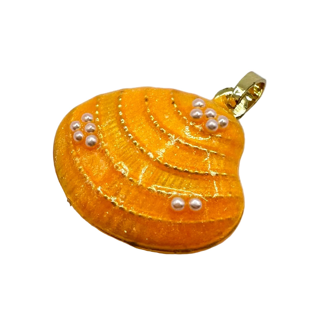 Tropical shell charm