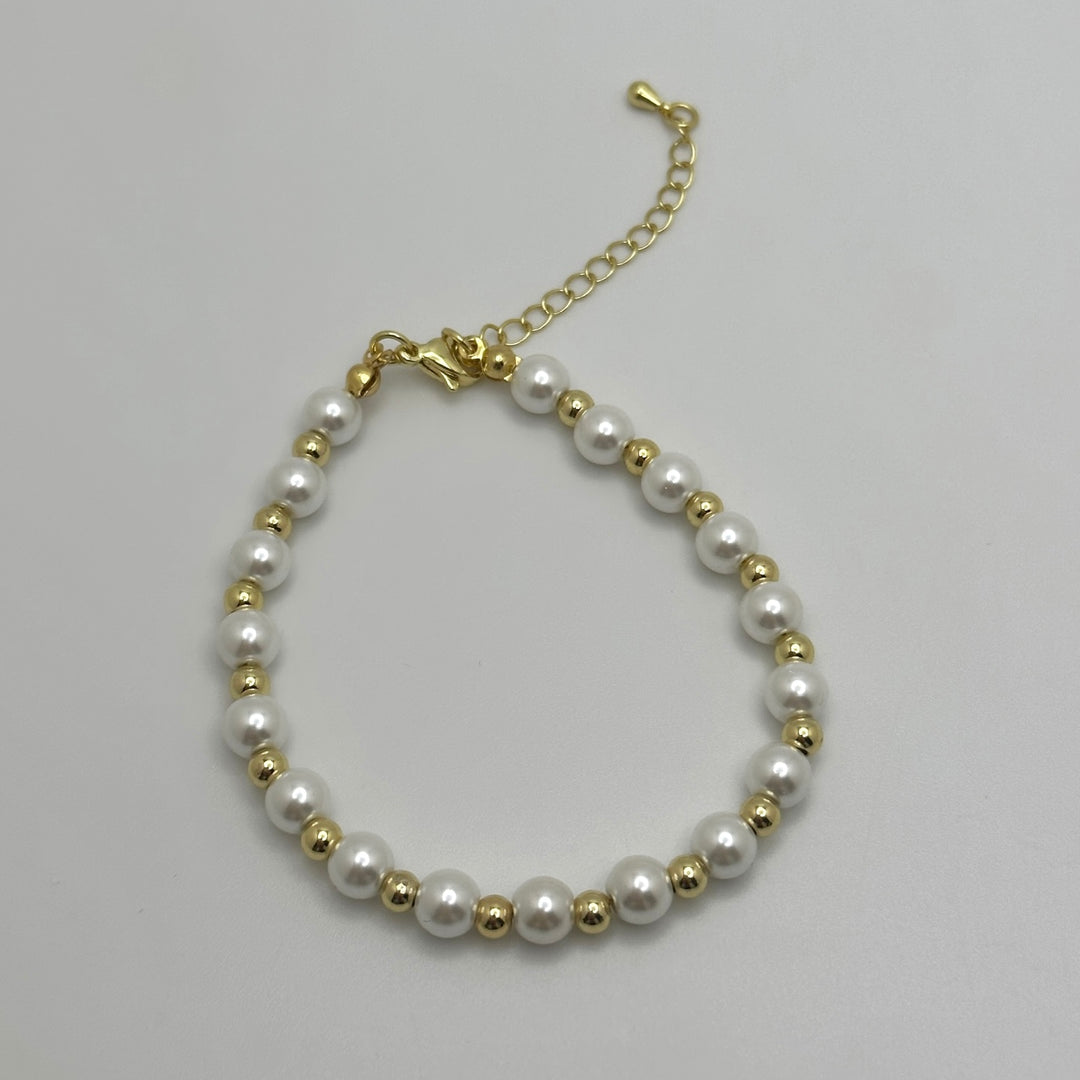 Pearl & Gold Bracelet