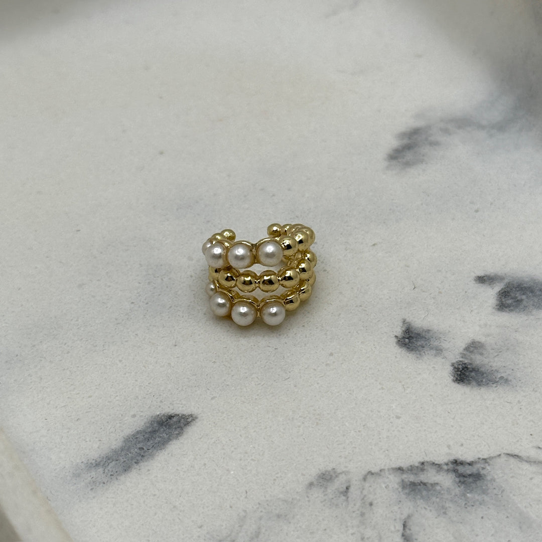 Bubbly Pearls Earcuff