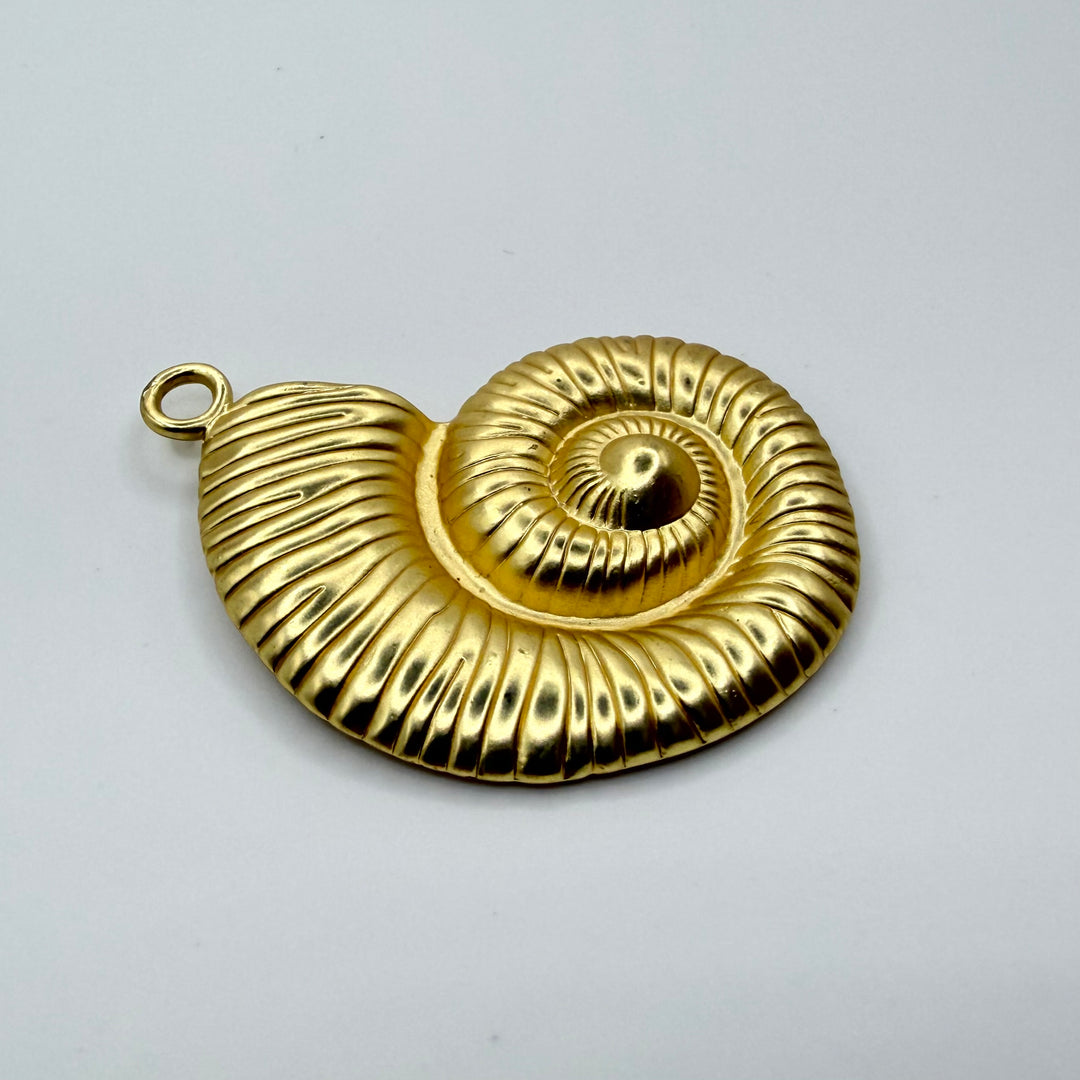 Ocean shell charm