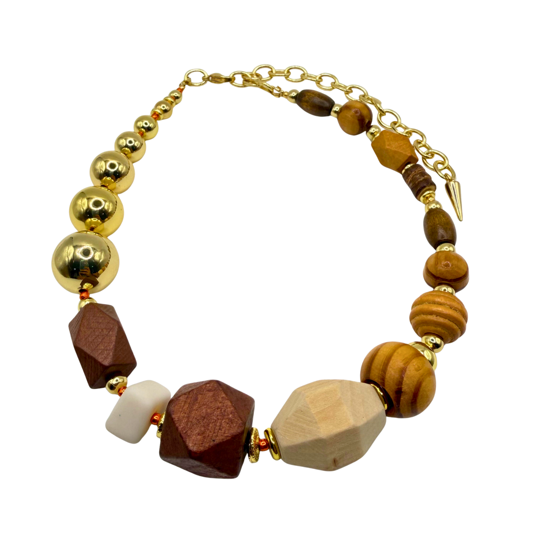 Wood tones necklace