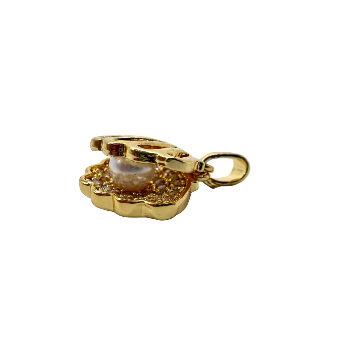 Sea pearl charm