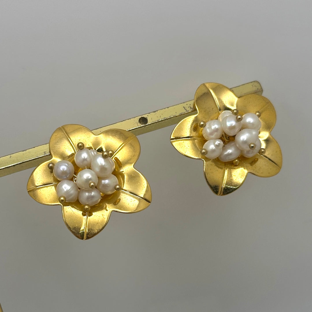 Flores con Perlas Earrings