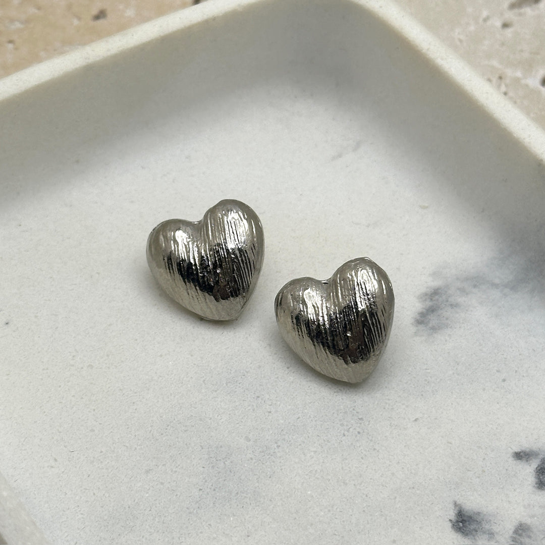 Amorío Silver Studs