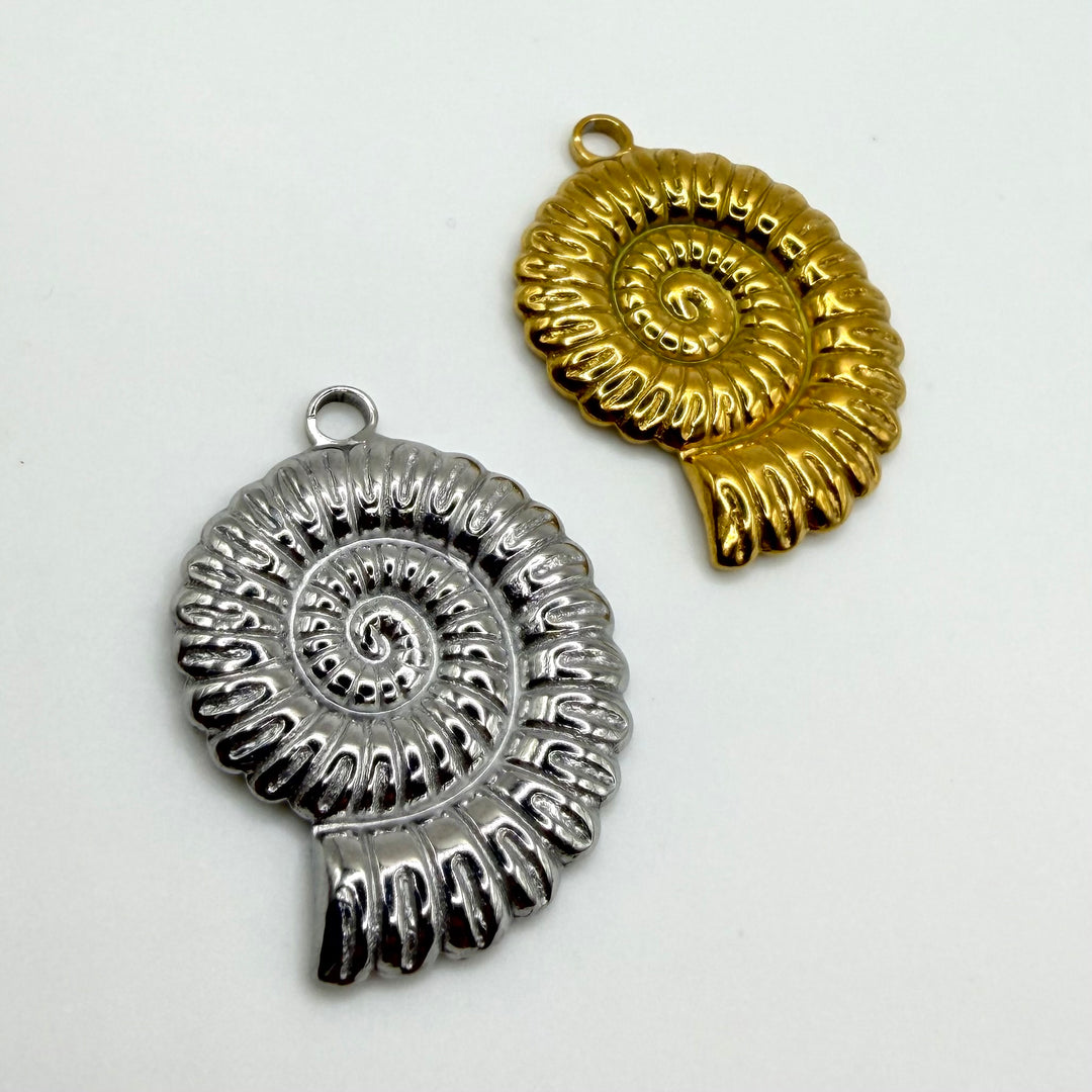 Sea shell charm