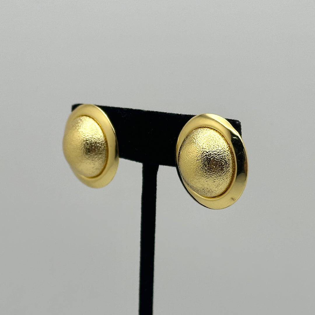 Shiny Gold Studs M