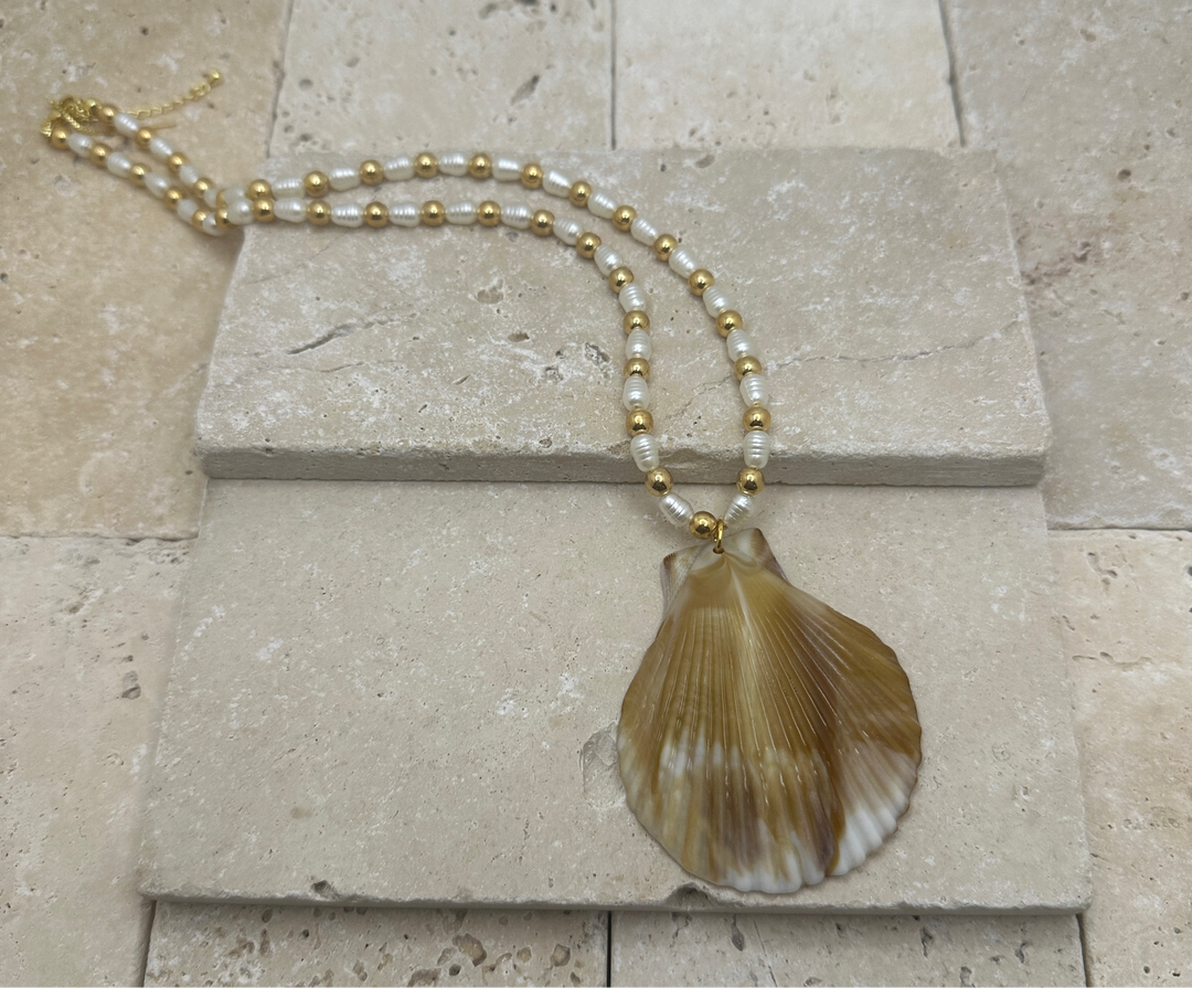 La Concha Necklace