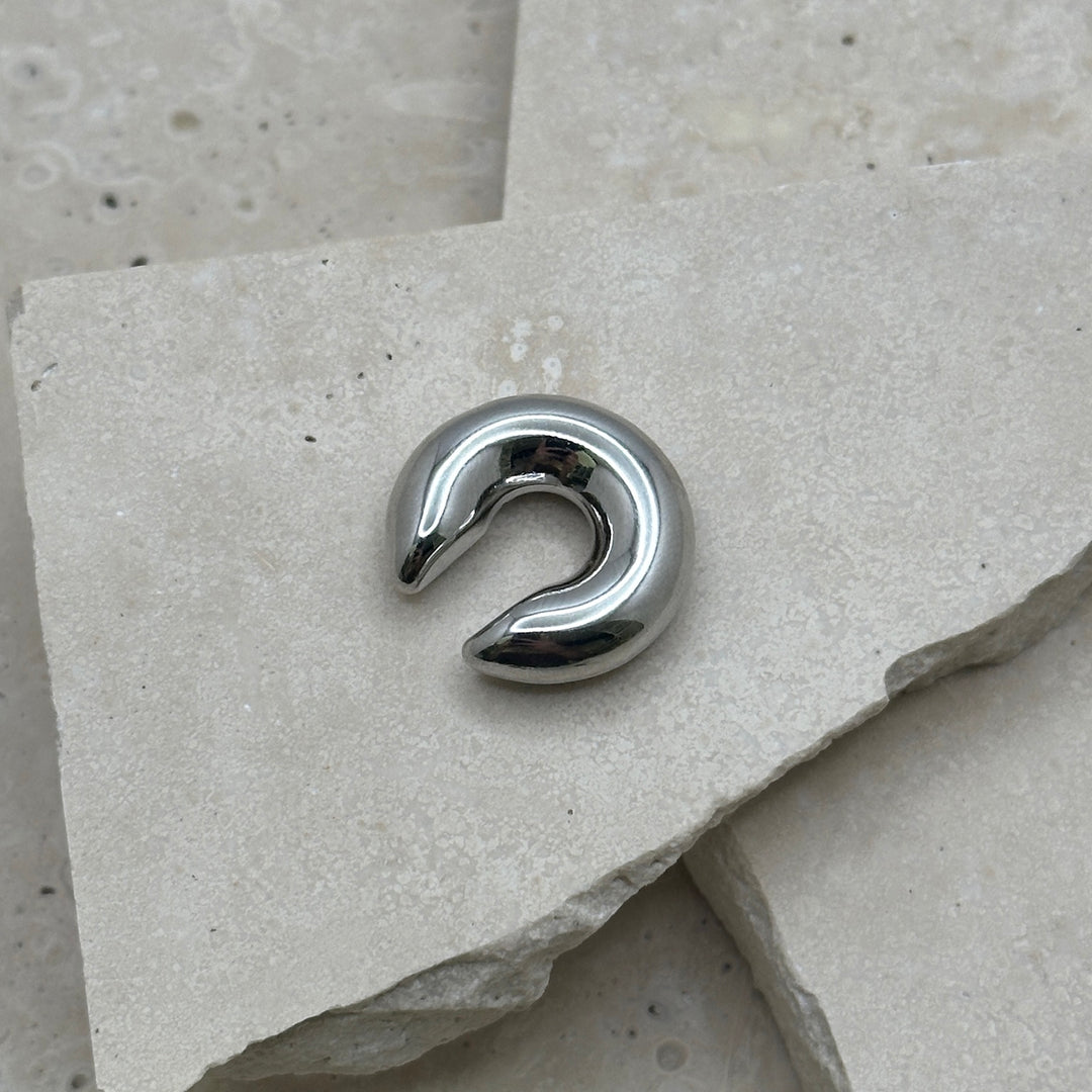 Chunky Silver S Earcuff