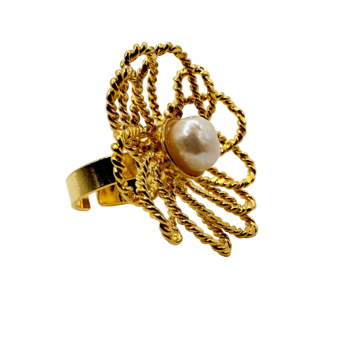 Pearl petals ring