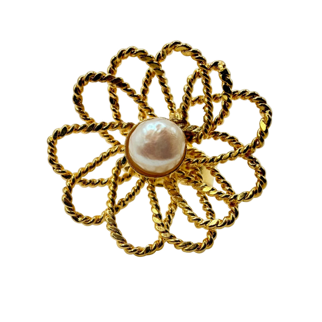 Pearl petals ring