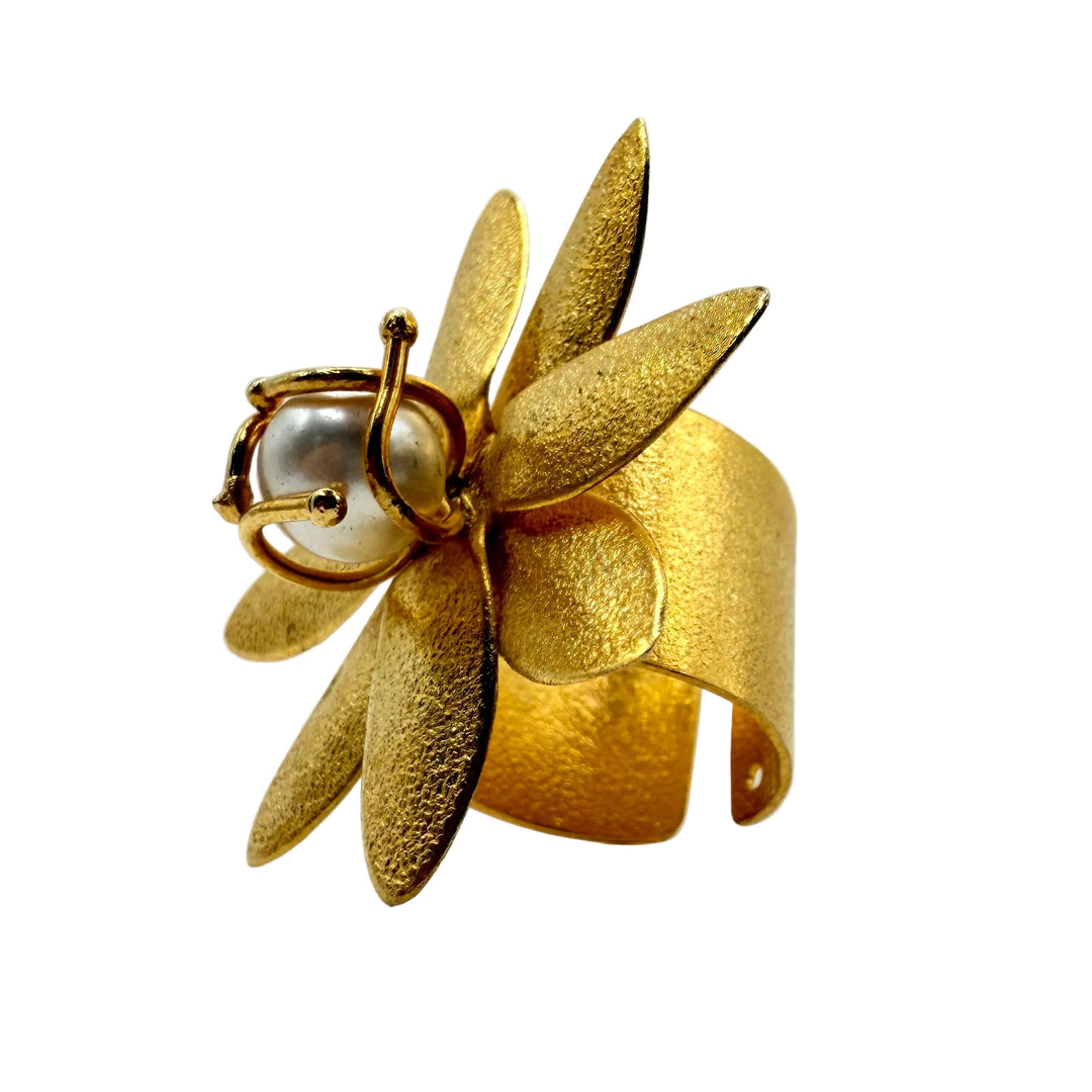 Pearl bloom ring