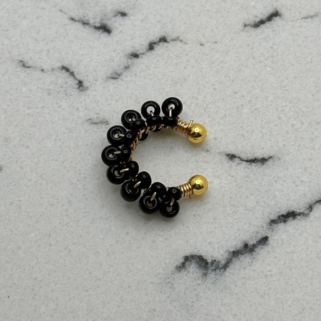 Aireta Black Earcuff