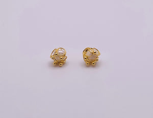 Pearly Studs S