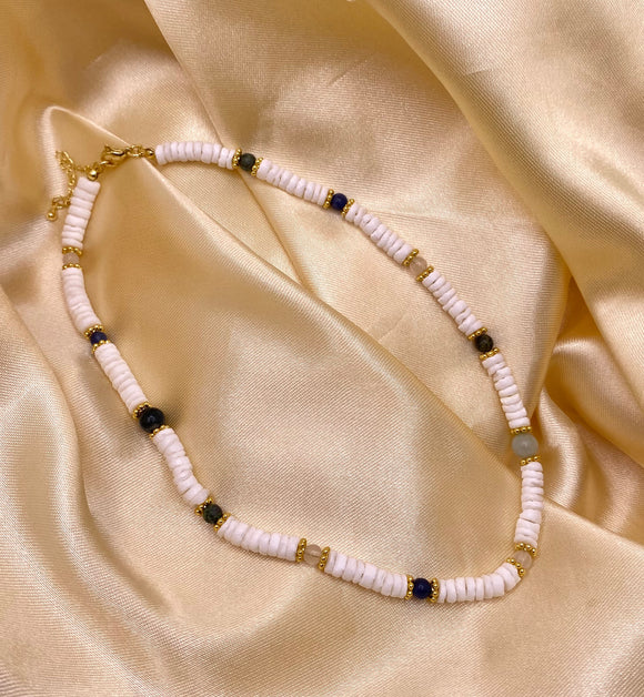 Beach 2025 vibe necklace