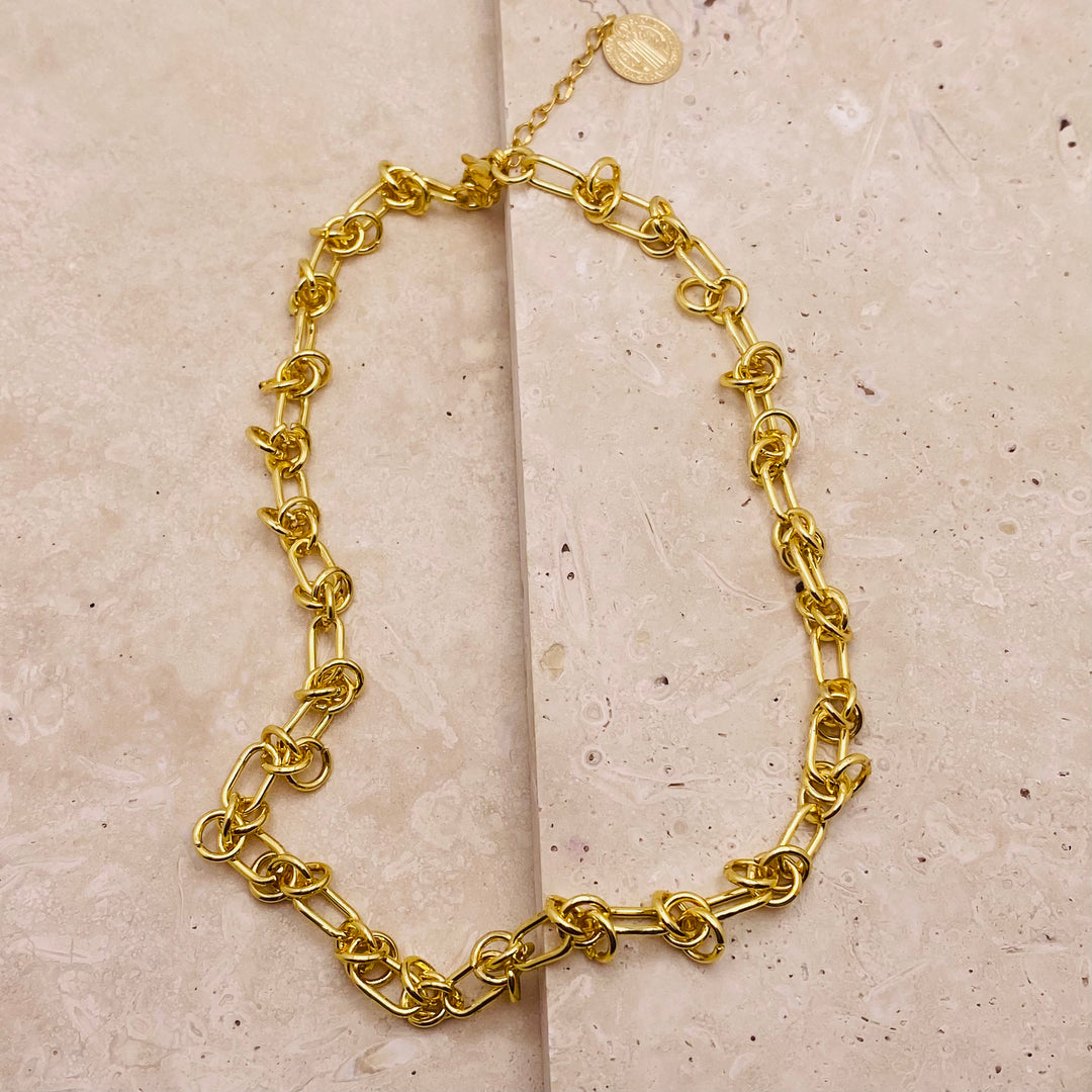 Mini Knots Necklace