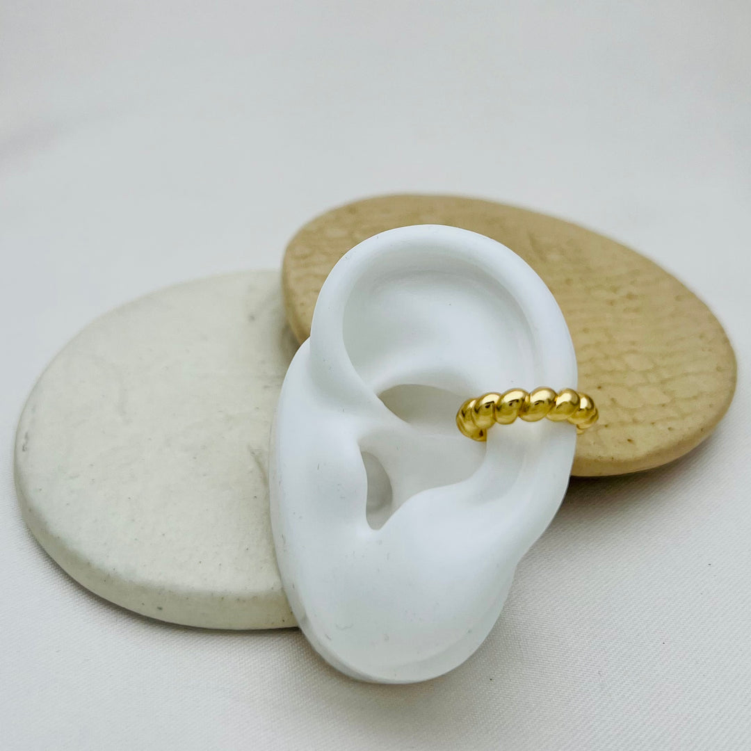 Simple Bubbles Earcuff